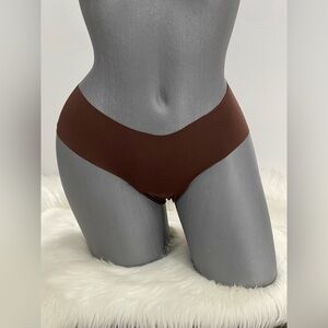 Victorias Secret Pink No Show Seamless Cheeky Panty Underwear. NWT